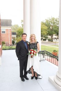 Romantisches Bild vor der Kirche